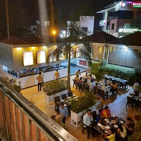 Hotel Madhuvan International Bijāpur Extérieur photo